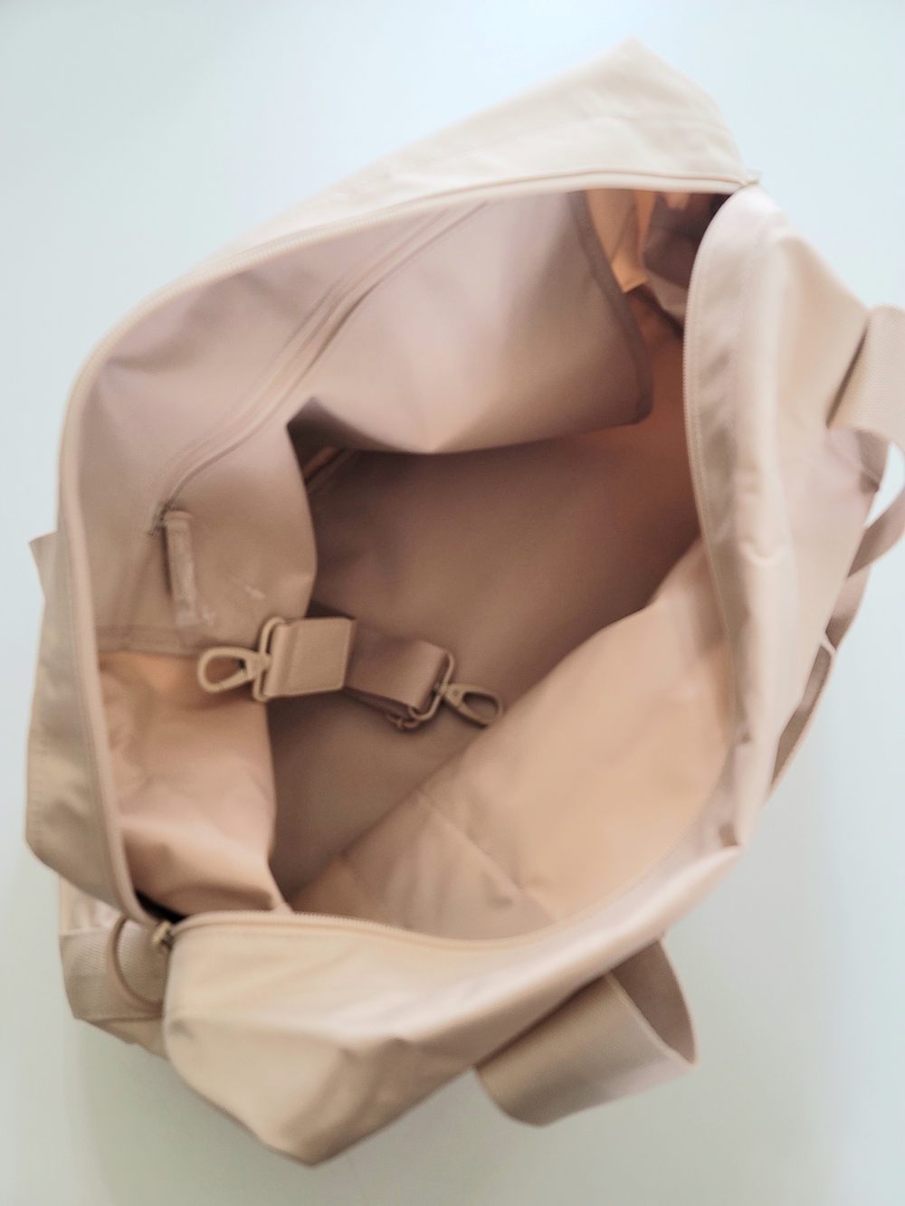 BEIS The Beisics Duffle in Beige Travel Overnight Bag - Picture 8 of 8